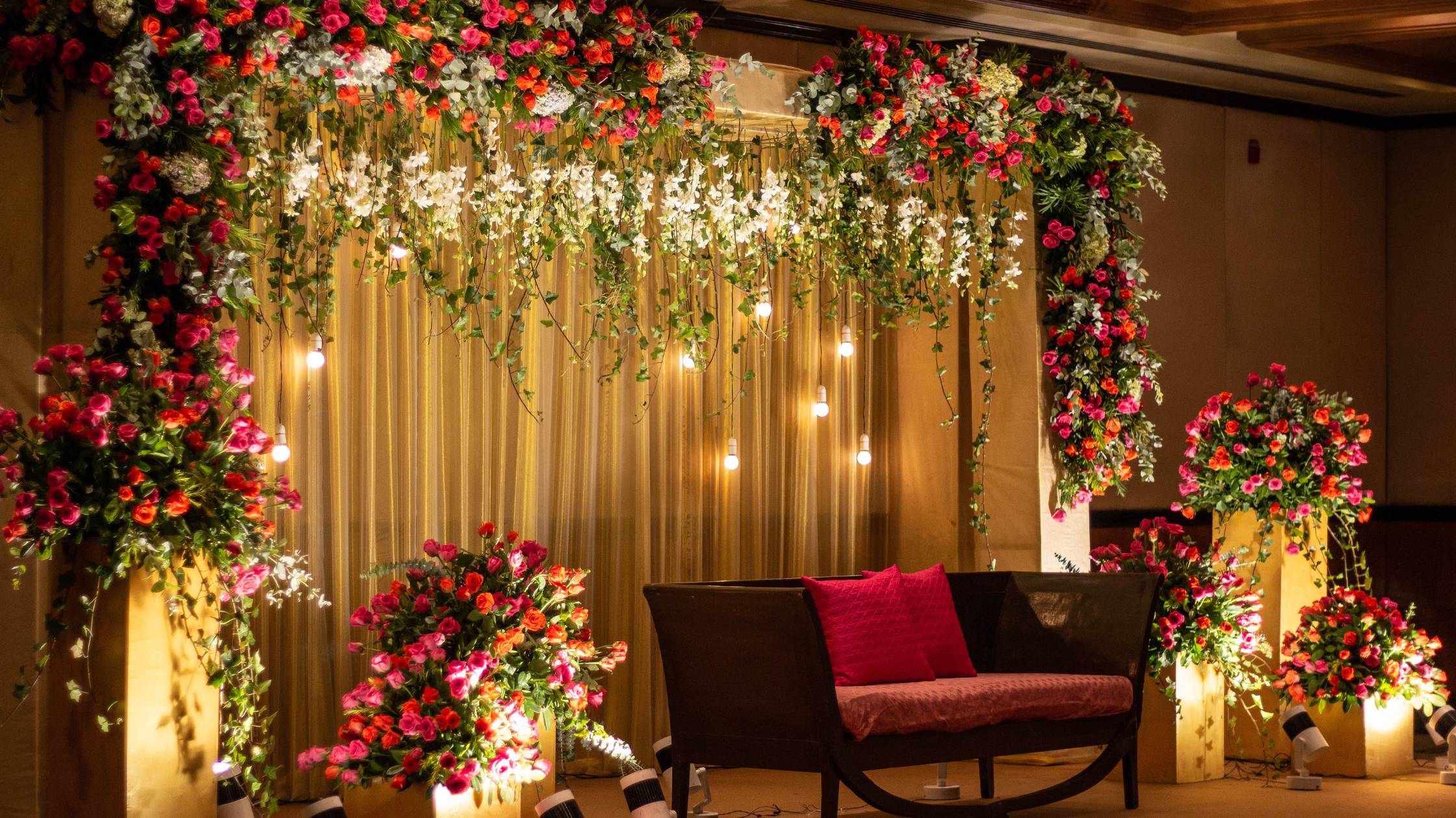 The Ultimate Guide to Flower Decorations for Weddings